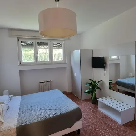Bam Bam Tiburtina Guesthouse Rome Room photo
